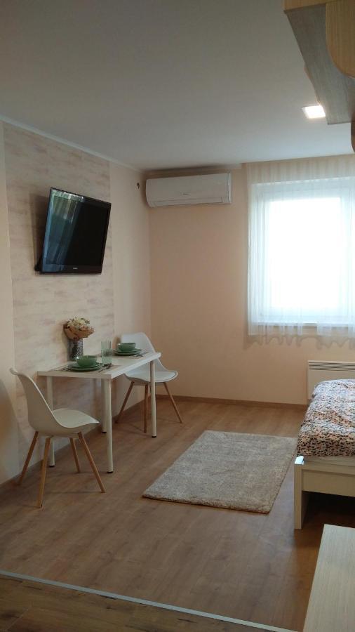 River Side Apartman Калоча Екстер'єр фото